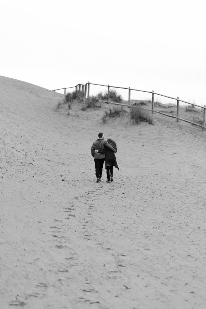 Engagement session on the Oregon Coast